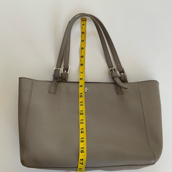 Tory Burch Leather York Tote Grey Saffiano Leather Purse - Picture 14 of 16